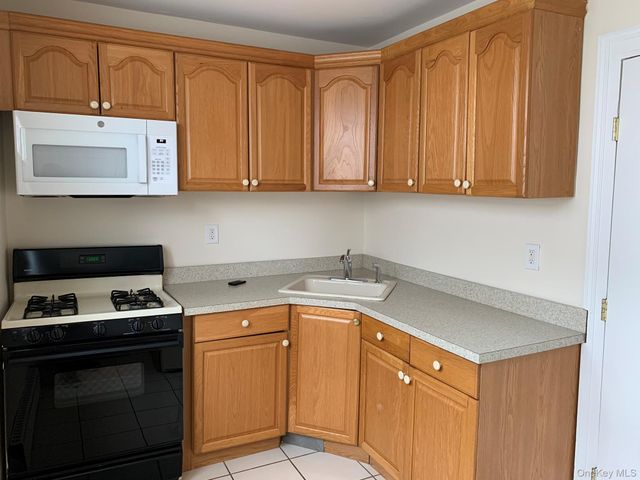 24 Hall Avenue, Eastchester, NY 10709