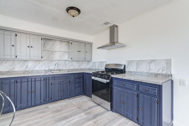 1517 E 27th Street, Lubbock, TX 79404