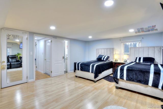 15 Woodland Place, Airmont, NY 10952