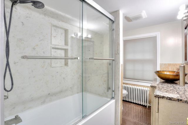 15 Woodland Place, Airmont, NY 10952