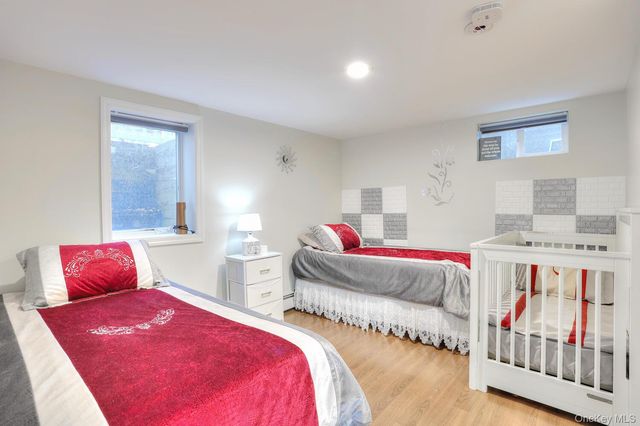 15 Woodland Place, Airmont, NY 10952