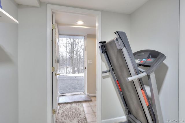 15 Woodland Place, Airmont, NY 10952