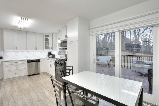 15 Woodland Place, Airmont, NY 10952