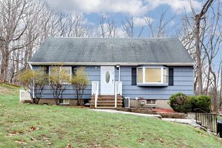 15 Woodland Place, Airmont, NY 10952