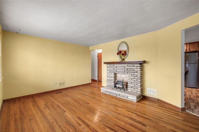 982 Highview Rd, Baldwin Boro, PA 15234