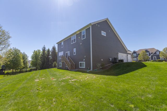 3687 Peregrine Way, Elgin, IL 60124