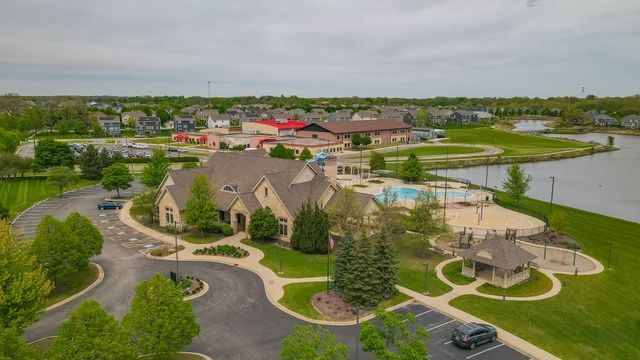 3687 Peregrine Way, Elgin, IL 60124