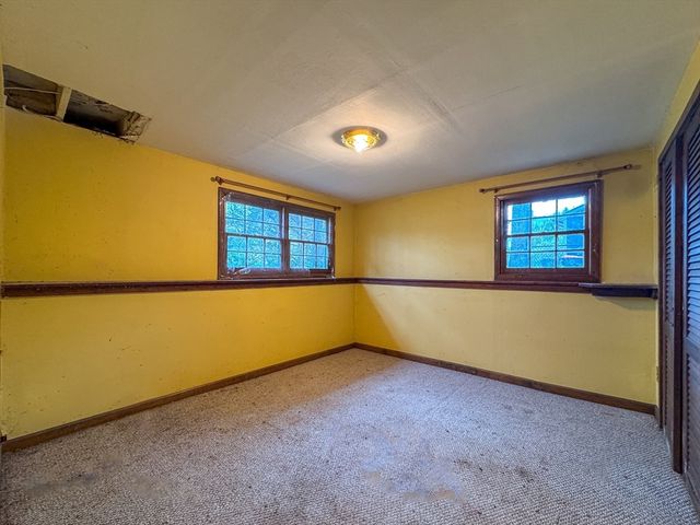 60 White Fox Rd, Agawam, MA 01030
