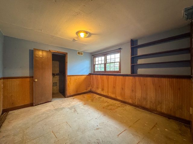 60 White Fox Rd, Agawam, MA 01030