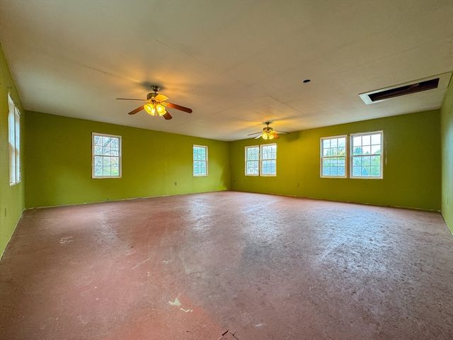 60 White Fox Rd, Agawam, MA 01030