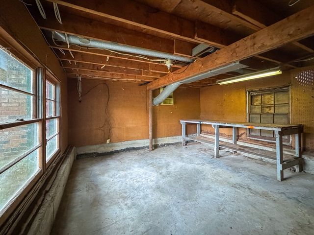 60 White Fox Rd, Agawam, MA 01030