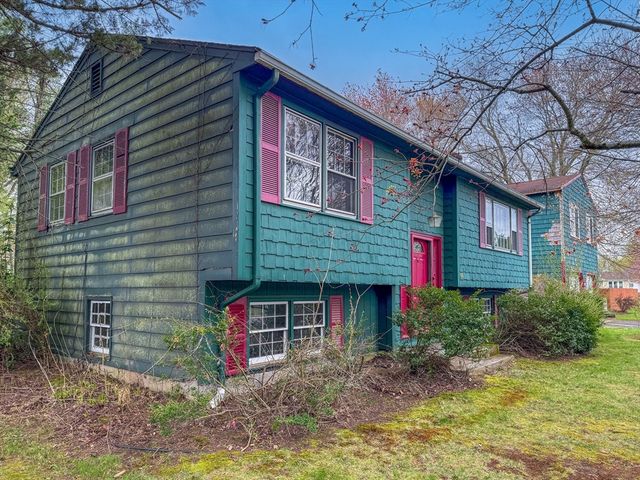 60 White Fox Rd, Agawam, MA 01030