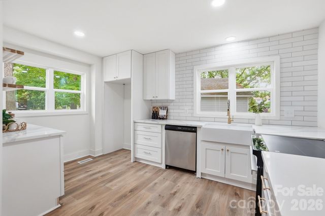 7015 Chelsea Day Lane, Tega Cay, SC 29708