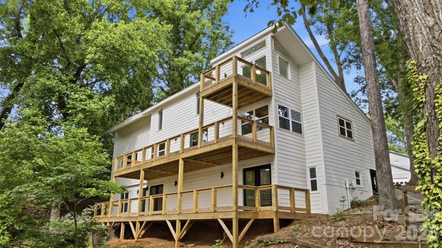 7015 Chelsea Day Lane, Tega Cay, SC 29708