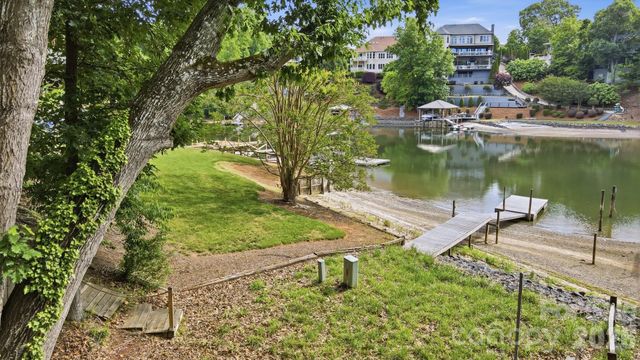 7015 Chelsea Day Lane, Tega Cay, SC 29708