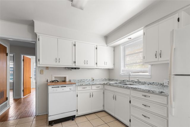 1710 W College Street, Sherman, TX 75092