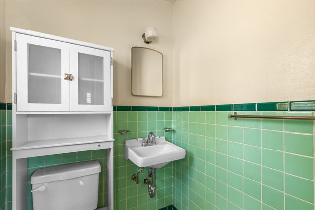 1710 W College Street, Sherman, TX 75092