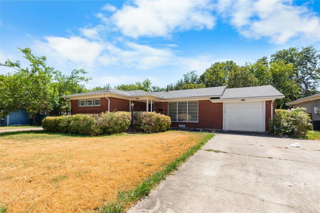 1710 W College Street, Sherman, TX 75092