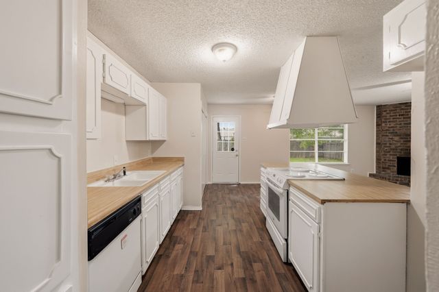 616 Reveille Road, Fort Worth, TX 76108