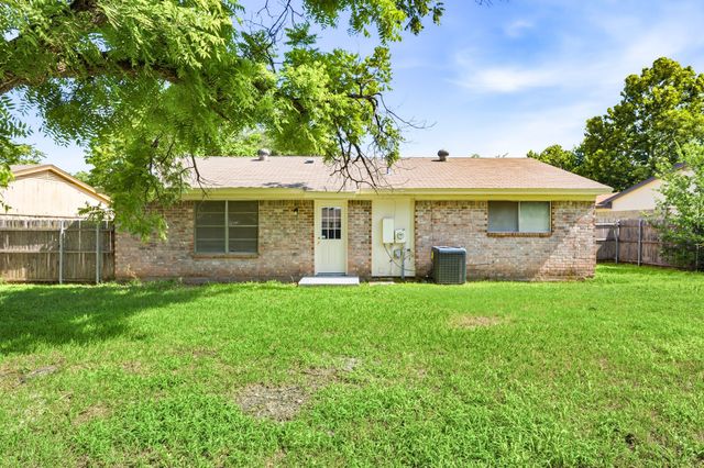 616 Reveille Road, Fort Worth, TX 76108