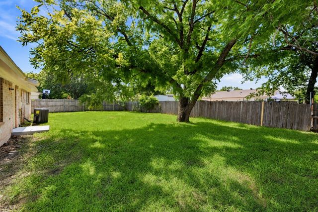 616 Reveille Road, Fort Worth, TX 76108