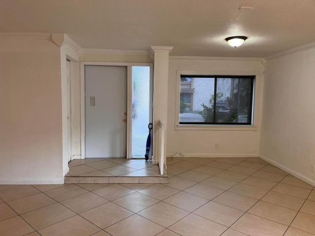 208 Wimbledon Lake Drive 208, Plantation, FL 33324
