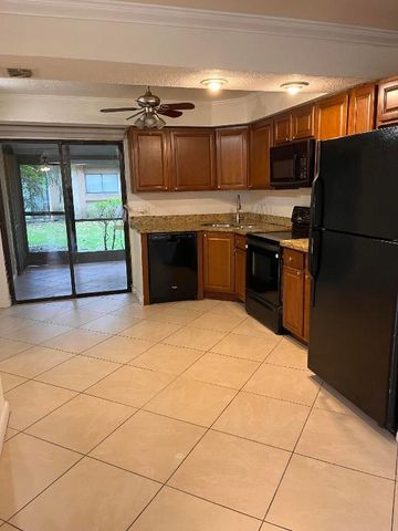 208 Wimbledon Lake Drive 208, Plantation, FL 33324