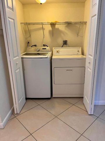 208 Wimbledon Lake Drive 208, Plantation, FL 33324