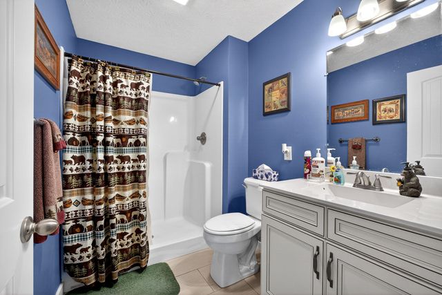 2040 Walker Cove Rd, Sparta, TN 38583