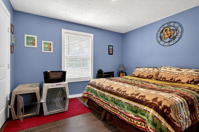 2040 Walker Cove Rd, Sparta, TN 38583
