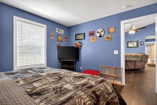 2040 Walker Cove Rd, Sparta, TN 38583