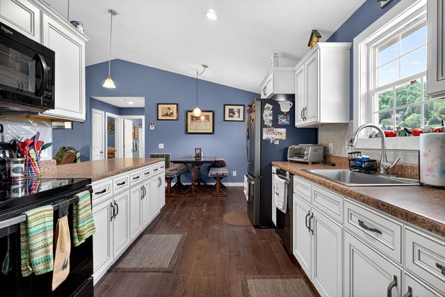 2040 Walker Cove Rd, Sparta, TN 38583