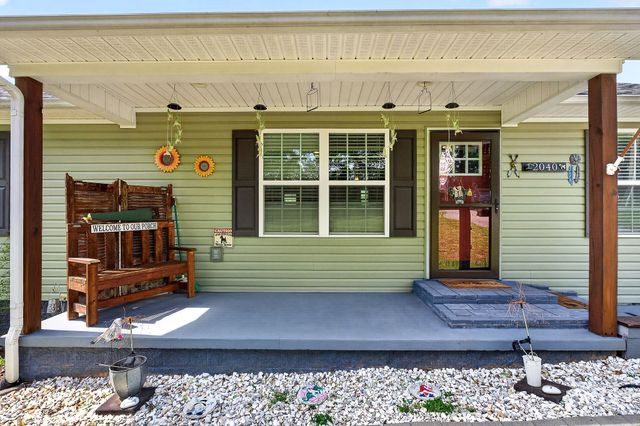 2040 Walker Cove Rd, Sparta, TN 38583