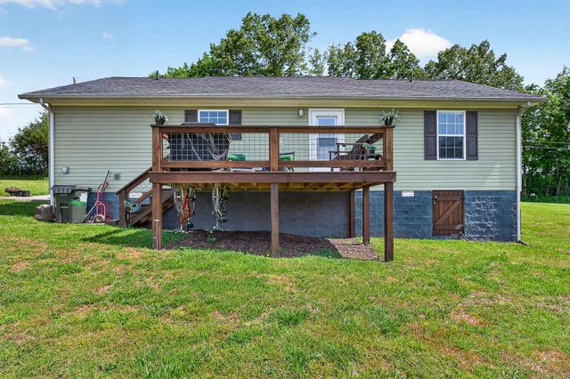 2040 Walker Cove Rd, Sparta, TN 38583