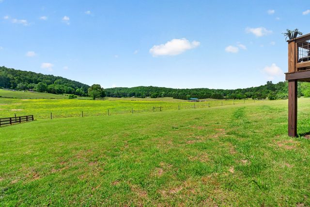 2040 Walker Cove Rd, Sparta, TN 38583