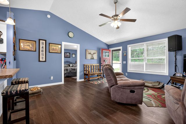 2040 Walker Cove Rd, Sparta, TN 38583