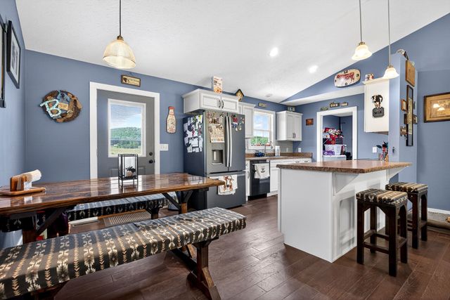2040 Walker Cove Rd, Sparta, TN 38583