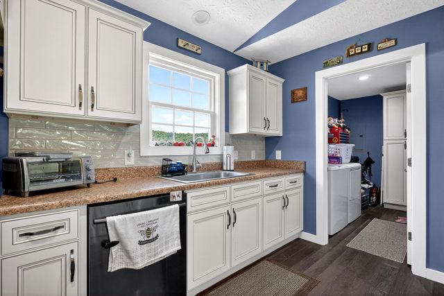 2040 Walker Cove Rd, Sparta, TN 38583