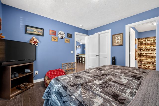 2040 Walker Cove Rd, Sparta, TN 38583