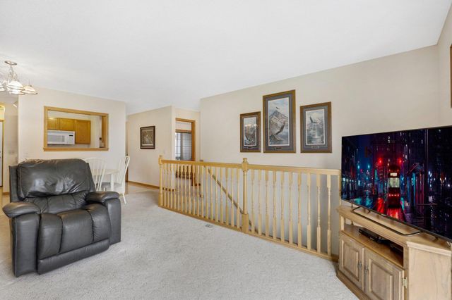 10450 64th Way NE, Albertville, MN 55301