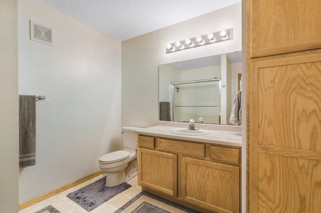 10450 64th Way NE, Albertville, MN 55301