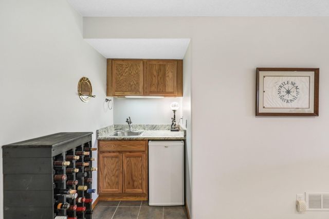 10450 64th Way NE, Albertville, MN 55301