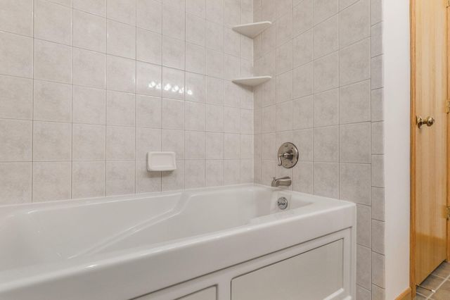 10450 64th Way NE, Albertville, MN 55301