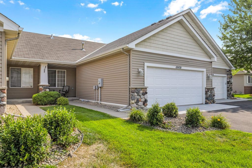 10450 64th Way NE, Albertville, MN 55301