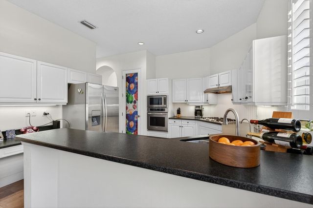 8 MONTERREY DRIVE, Palm Coast, FL 32137