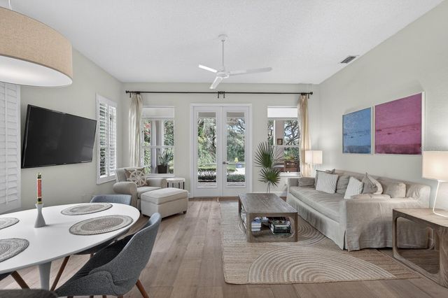 8 MONTERREY DRIVE, Palm Coast, FL 32137