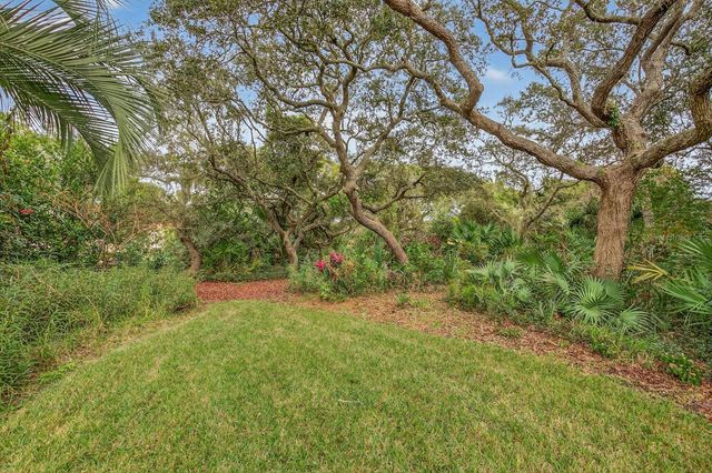 8 MONTERREY DRIVE, Palm Coast, FL 32137