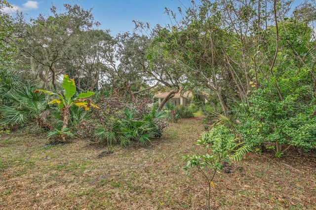 8 MONTERREY DRIVE, Palm Coast, FL 32137