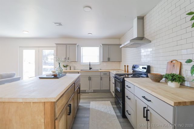 1716 S 1st Street, Broken Arrow, OK 74012