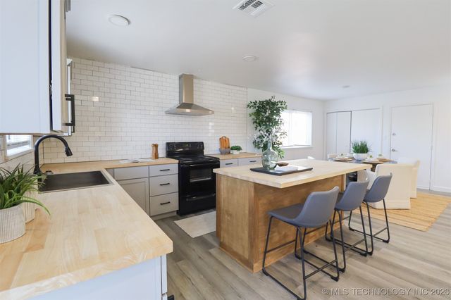 1716 S 1st Street, Broken Arrow, OK 74012